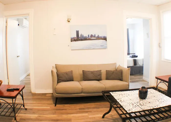 Apartment 2br - Parking - 5 Min To North Shore!