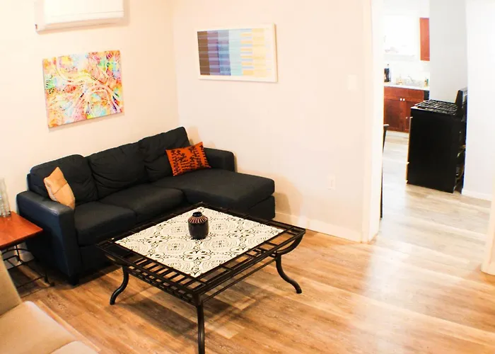 Apartment 2br - Parking - 5 Min To North Shore! Pittsburgh